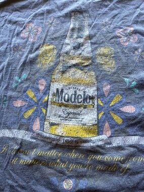 Modelo Cerveza Especial Bottle Graphic Tee - Distressed Grey w/ Yellow Accents